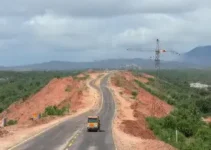 obras na estrada Pedra Branca